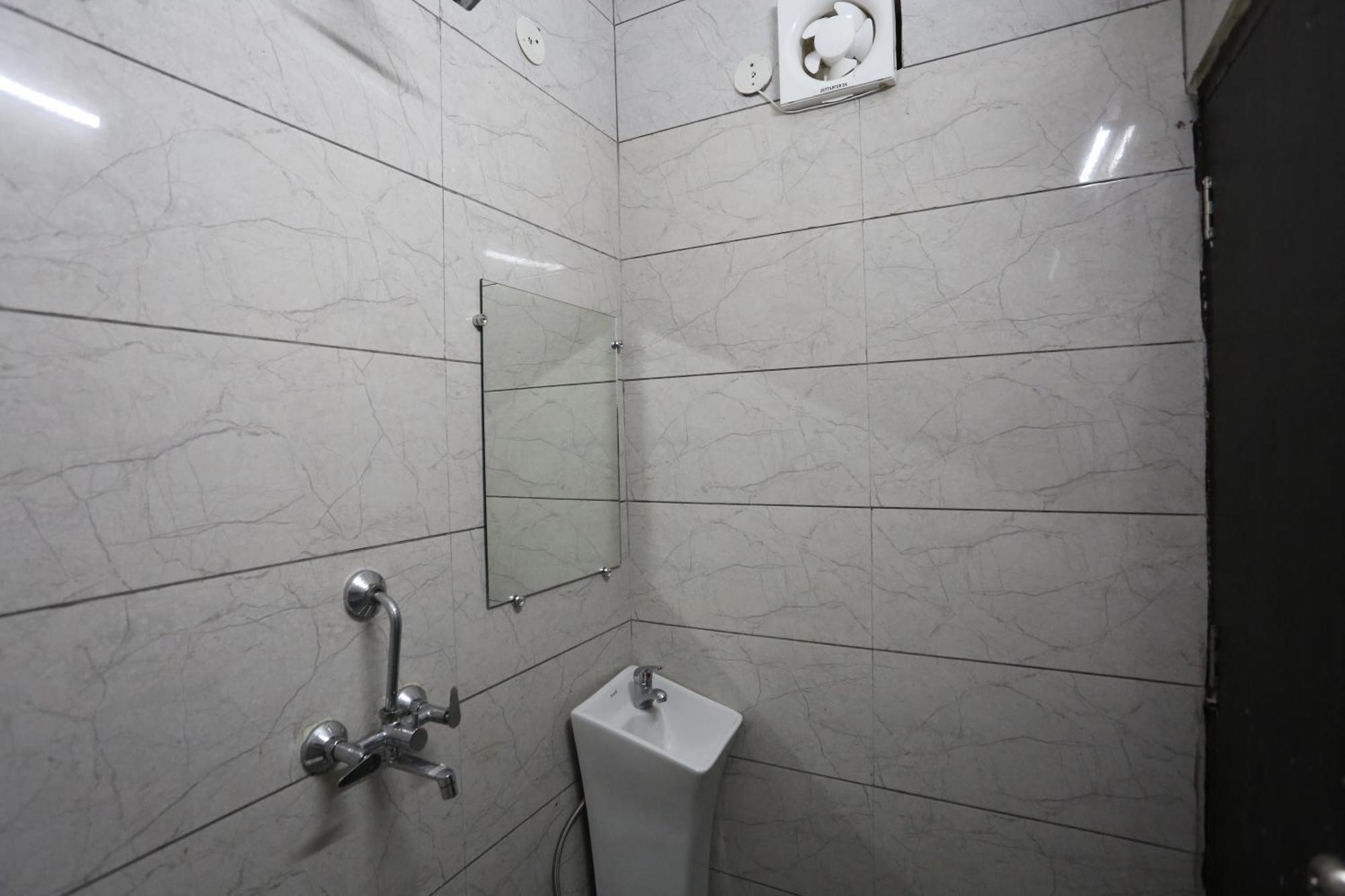 Hotel Twamev Couple Friendly Laxmi Nagar New Delhi Ngoại thất bức ảnh